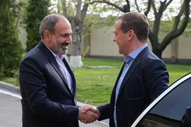 Հայաստանում ընդունված է ամենաթանկագին հյուրերին ընդունել տանը. Փաշինյանը՝ Մեդվեդևին
