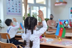 Ադրբեջանի դպրոցականներին սովորեցնում են, որ Հայկական ԽՍՀ-ն ստեղծվել է պատմական ադրբեջանական հողերի արևմտյան մասում, գրել է  ադրբեջանագետ Տաթևիկ Հայրապետյանը
