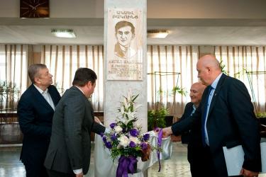 Խարկովի ազգային ագրարային համալսարանում բացվեց Ակսել Բակունցի հուշաքարը եւ թանգարանային ցուցափեղկը. լուսանկարներ