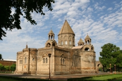 Մայր Աթոռի դեմ hարձակnւմները վերջին մի քանի շաբաթվա ընթացքում իր նախապատմությունն ունեն․ Աբրահամյան