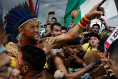 Բողոքի ցույց անցկացնող Բրազիլիայի բնիկները ներխուժել են COP30-ի անցկացման վայր