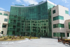 Արցախը Հայաստանին կապող միակ ճանապարհը Ադրբեջանի կողմից արգելափակելու պատճառով ԱՀ առողջապահության նախարարության ենթակայության տակ գործող բուժհաստատություններում շարունակում են դադարեցված մնալ պլանային վիրահատությունները