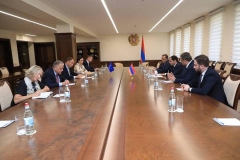 Սուրեն Պապիկյանն ընդունել է Հարավային Կովկասի ու Վրաստանի ճգնաժամի հարցերով Եվրոպական միության հատուկ ներկայացուցիչ Տոյվո Կլաարին