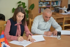 Գորիսի պետական համալսարանի ռեկտորի պաշտոնակատար Թեհմինա Մարությանը եւ Գորիսի պետական քոլեջի տնօրեն Կարեն Լազարյանը ստորագրեցին համագործակցության հուշագիր