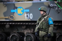 Ռուս խաղաղապահներն ապահովում են տրանսպորտի և մարդկանց անվտանգ ելքն ու մուտքը Լաչինի միջանցքով. ստուգման է ենթարկվում յուրաքանչյուր մեքենա. ՌԴ ՊՆ