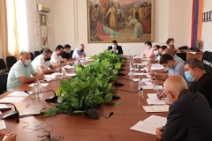 Կապանի համայնքապետարանի նիստերի դահլիճում տեղի ունեցավ ավագանու արտահերթ նիստը