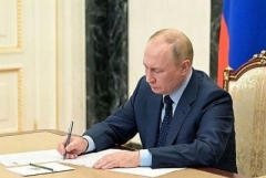 Պուտինը ստորագրել է օրենք ԼԳԲՏ քարոզչության արգելքի մասին. գրախանութները փորձում են հարմարվել նոր իրողություններին