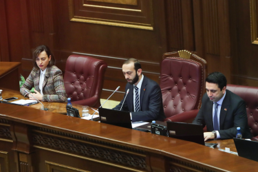 Աղմկահարույց նախագծերը ետ են կանչվել. ԱԺ նիստը, դեռ չսկսած, փակվեց