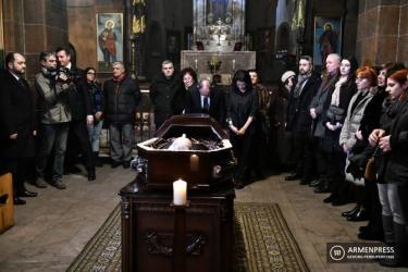 Երվանդ Մանարյանի կյանքն ընտիր դասագիրք է. տեղի ունեցավ արտիստի հոգեհանգստի արարողությունը