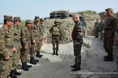 Լևոն Մնացականյանը մայիսյան եռատոնի կապակցությամբ այցելել է առաջնագիծ