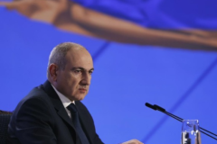 Վերին պետությունը և Հայաստանի Հանրապետությունը. ինչու է վարչապետն առաջարկում պատարագից առաջ հնչեցնել ՀՀ պետական օրհներգը