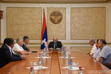 Բակո Սահակյանը հանդիպում է ունեցել ՀՅԴ Արցախի կենտրոնական կոմիտեի անդամների հետ