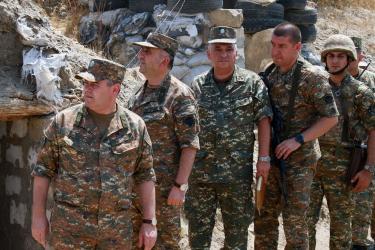 Արտակ Դավթյանը Կարեն Աբրահամյանի ուղեկցությամբ այցելել է առաջնագիծ