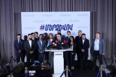 «Մեր ձևով» շարժման անդամները պաշտոնապես գրանցել են «Ուժեղ Հայաստան» կուսակցությունը