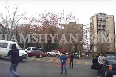 Ձերբակալվել են Երեւանում օրը ցերեկով մեքենան ջարդուփշուր անող 5 քաղաքացիները (տեսանյութ)
