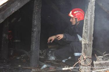 Կապան քաղաքում կոշիկի տաղավար է այրվել