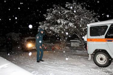 Սարավան-«Զանգեր» ավտոճանապարհին ձյան մեջ արգելափակվել էր 20 մեքենա՝ 30 ուղեւորով