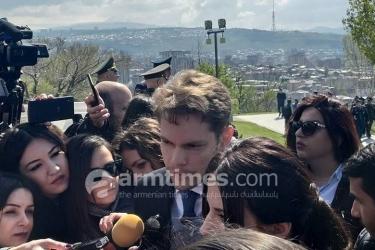 Շառլ Ազնավուրի որդին այցելել է Ծիծեռնակաբերդ (լուսանկար)