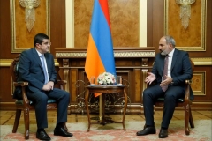 Արայիկ Հարությունյանն այսօր հանդիպել է Նիկոլ Փաշինյանին