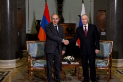 Պուտինը կրկին պահանջել է հանրաքվե անցկացնել՝ ԵՄ-ին միանալու կամ ԵԱՏՄ-ում մնալու վերաբերյալ