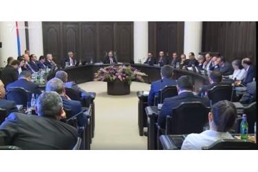 «Սպիտակ հացն առողջությանը վնաս է, ի՞նչ անենք, թանկացնե՞նք». բանավեճ վարչապետի և առողջապահության նախարարի միջև