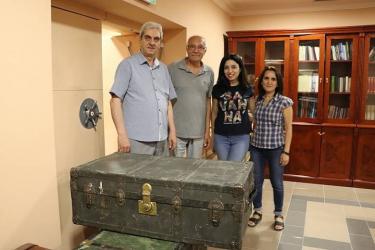 Կոստան Զարյանի արխիվը նվիրաբերվել է Մատենադարանին