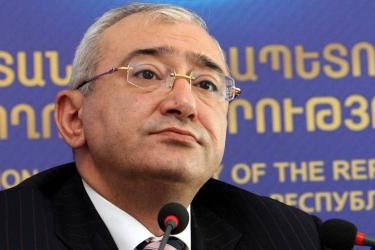 Եթե լինեն իրավական ակտեր՝ հանրաքվեի գործընթացը կասեցնելու համար, ԿԸՀ-ն կկասեցնի. Տիգրան Մուկուչյան
