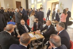 Փաշինյանը, Ալիեւն ու Էրդողանը Պրահայում՝ մեկ սեղանի շուրջ. Նրանց է միացել նաեւ Մակրոնը (ֆոտո)