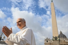 Հռոմի Պապ Լևոն XIV-ը կաղոթի Ստամբուլի հայկական եկեղեցում