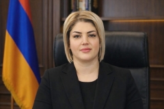 «Հրապարակ»․ Ուրիշ տղամարդու կողքին չէի կարող նստել, ամուսնուս վարորդ եմ ընդունել