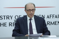 Այվազյանն ու Թովմասյանը խոսել են գերիներին վերադարձնելու շուրջ ձեռնարկվող քայլերի մասին