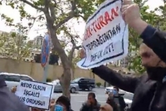 «Պահանջում ենք, որ ռուս զինվորականները հեռանան Ղարաբաղից, թող թուրքերը փոխարինեն նրանց». Բաքվում բողոքի ակցիա է տեղի ունեցել Ռուսաստանի դեսպանատան առջև