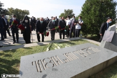 ՀՀ քաղաքական վերնախավը Եռաբլուրում հարգանքի տուրք մատուցեց հայրենիքի անկախության համար զոհվածների հիշատակին (տեսանյութ)