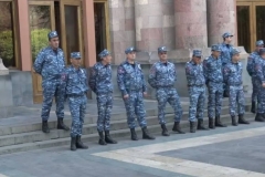 ՈՍՏԻԿԱՆՆԵՐԸ ՊԱՏ ԵՆ ԿԱԶՄԵԼ ԿԱՌԱՎԱՐՈՒԹՅԱՆ ՇԵՆՔԻ ՄՈՏ. ԱՐՑԱԽԻՑ ՏԵՂԱՀԱՆՎԱԾՆԵՐԸ ԱԿՑԻԱ ԵՆ ԱՆՈՒՄ