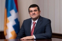 Արայիկ Հարությունյանն ուղերձ է հղել Մայրության և գեղեցկության տոնի առթիվ