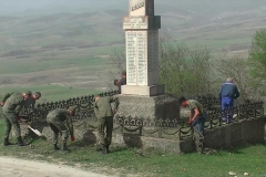 Ռուս խաղաղապահներն Արցախում վերականգնում են Հայրենական մեծ պատերազմի զոհերին նվիրված հուշարձանները