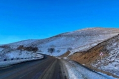 Վայոց ձորի մարզում, Քաջարան քաղաքում, «Մեղրու սար» կոչվող հատվածում և Գորայք-«Զանգեր» ավտոճանապարհին տեղում է ձյուն
