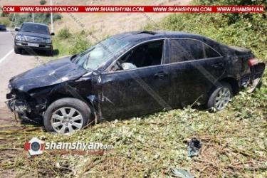 Սյունիքի մարզում Toyota Camry-ով վթարի է ենթարկվել 19-ամյա ժամկետային զինծառայողը