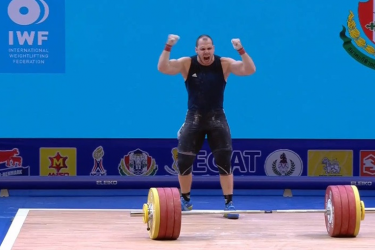 Գյումրեցի ծանրորդ Հակոբ Մկրտչյանը հռչակվեց աշխարհի չեմպիոն (տեսանյութ)