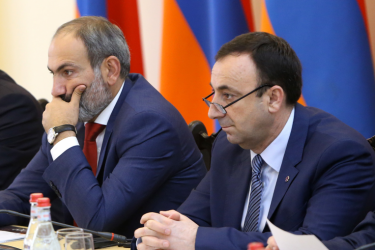 Հրայր Թովմասյանը դատական հայց է ներկայացրել ընդդեմ Նիկոլ Փաշինյանի