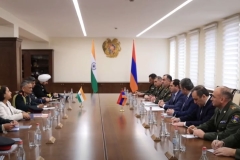 Սուրեն Պապիկյանը հանդիպել է Հնդկաստանի զինված ուժերի պաշտպանության շտաբի պետի հետ