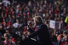 Թրամփի պնդմամբ` ԱՄՆ-ն կարող է հեշտությամբ հասնել ղարաբաղյան խնդրի խաղաղ կարգավորմանը