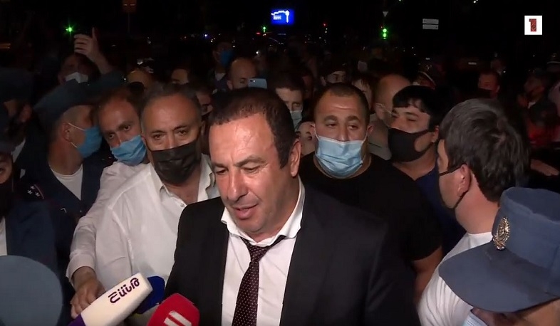 Գագիկ Ծառուկյանը դուրս եկավ ԱԱԾ-ից