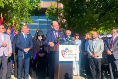 Կոնգրեսականներ Բրեդ Շերմանն ու Ադամ Շիֆը մասնակցել են Լոս Անջելեսում Ադրբեջանի հյուպատոսարանի մոտ ամերիկահայերի կազմակերպած ցույցին