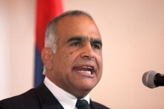 Նախ ազատիր պաշտոնդ, սենյակդ, նոր հետո, որպես քաղաքացի, հավատացյալ վերջնագրիր՝ ում ուզես, ասպատակիր՝ ուր ուզես. Րաֆֆի Հովհաննիսյան