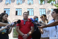 Ես և Առուշանյանը չենք ցանկանում ներկայանալ ԿԸՀ՝ իր վերաբերյալ Դատախազության միջնորդության քննարկմանը, քանզի սա քաղաքական հետապնդում է, և արժանի չենք համարում մասնակցել ձևական գործընթացներին. փաստաբան