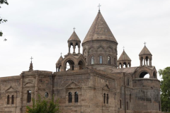 Միքայել արքեպիսկոպոս Աջապահյանի և ազգային բարերար Սամվել  Կարապետյանի իրավունքները պետք է անհապաղ վերականգնվեն. Մայր Աթոռ