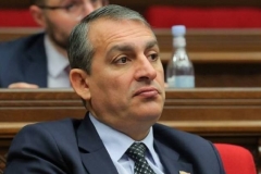 «ՀՐԱՊԱՐԱԿ». ԱՐՄԵՆ ԽԱՉԱՏՐՅԱՆԻՆ ԵՒ ՄԵԼԻՔՍԵԹ ՊՈՂՈՍՅԱՆԻՆ «ԿԱՐՄԻՐ ՔԱՐՏ» ԵՆ ՑՈՒՅՑ ՏՎԵL