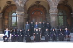 Անընդունելի է իշխանությունների՝ Եկեղեցու ներքին կյանքին միջամտելու շարունակվող քաղաքականությունը և պետական լծակների գործադրմամբ իրականացվող բռնաճնշումներն ու սահմանափակումները․ Գերագույն հոգևոր խորհրդի ժողով