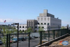 ԱՄՆ դեսպանությունն իր աշխատակիցներին և նրանց ընտանիքներին նոր զգուշացում է արել ՀՀ որոշ բնակավայրեր այցելելու առնչությամբ